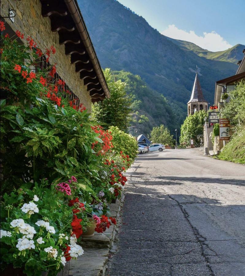 Casa De Piedra Con Encanto En El Bonito Pueblo De Bagergue エクステリア 写真
