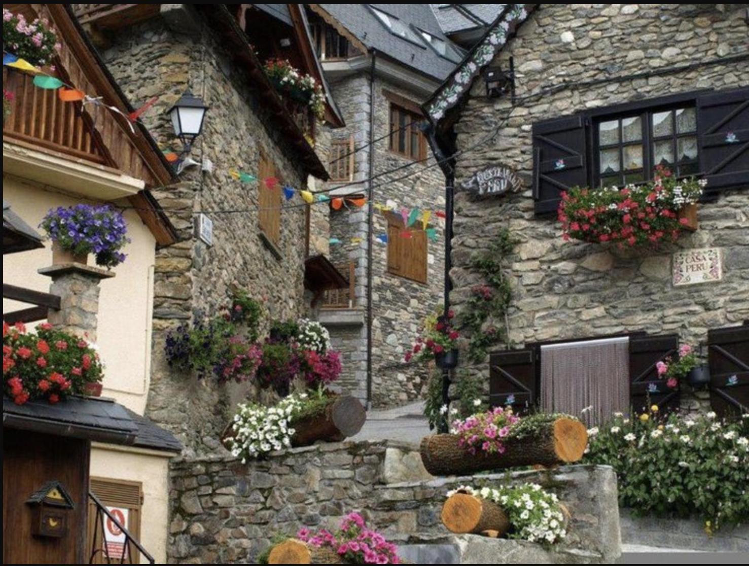 Casa De Piedra Con Encanto En El Bonito Pueblo De Bagergue エクステリア 写真